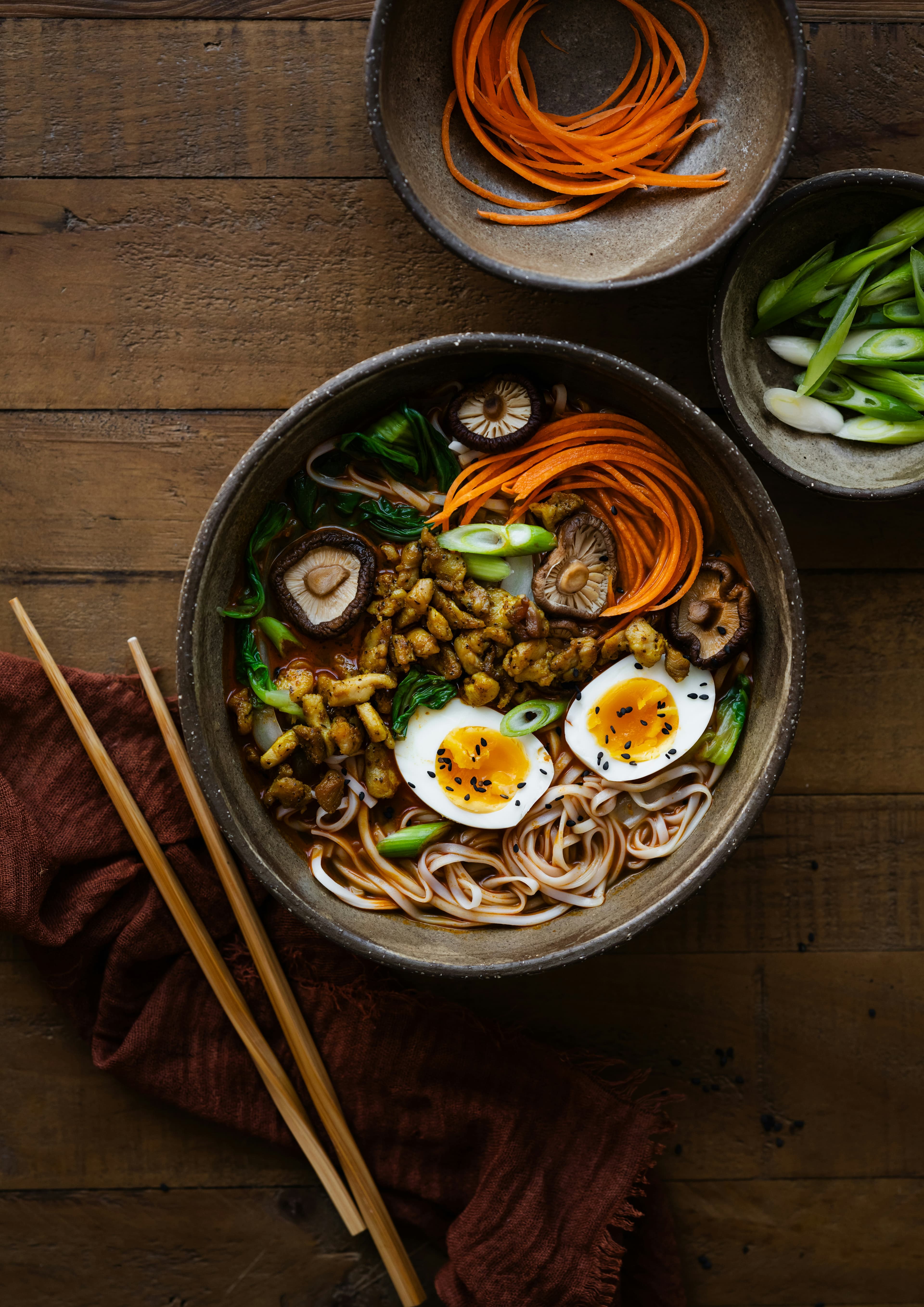 Quick Ramen Veggie Bowl